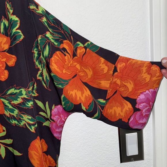 Express Floral Satin Short Sleeve Loose Boxy Blouse Medium - Picture 4 of 9